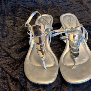 dexflex comfort Metallic Silver T-Strap Sandals